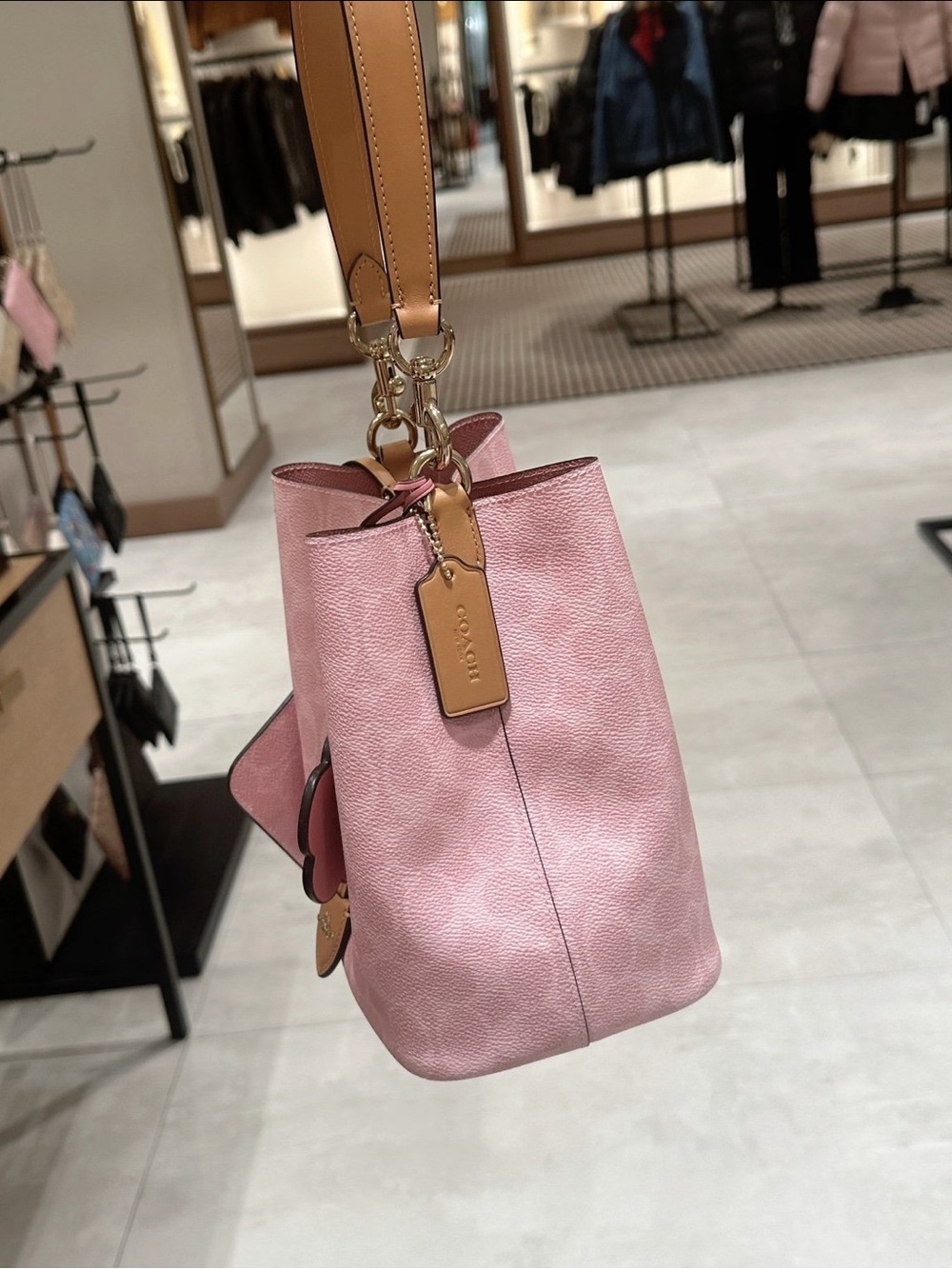 NWT COACH Rowan Bucket Bag In Signature Canvas With Charms(CEA23) - Picture 3 of 3